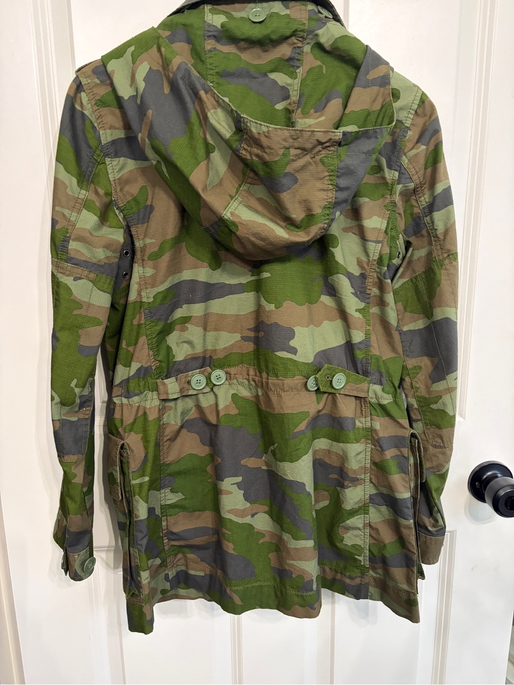 Like new size XS J. Crew Green Camouflage Utility Jacket.Pockets, hood, vintage - Picture 5 of 13